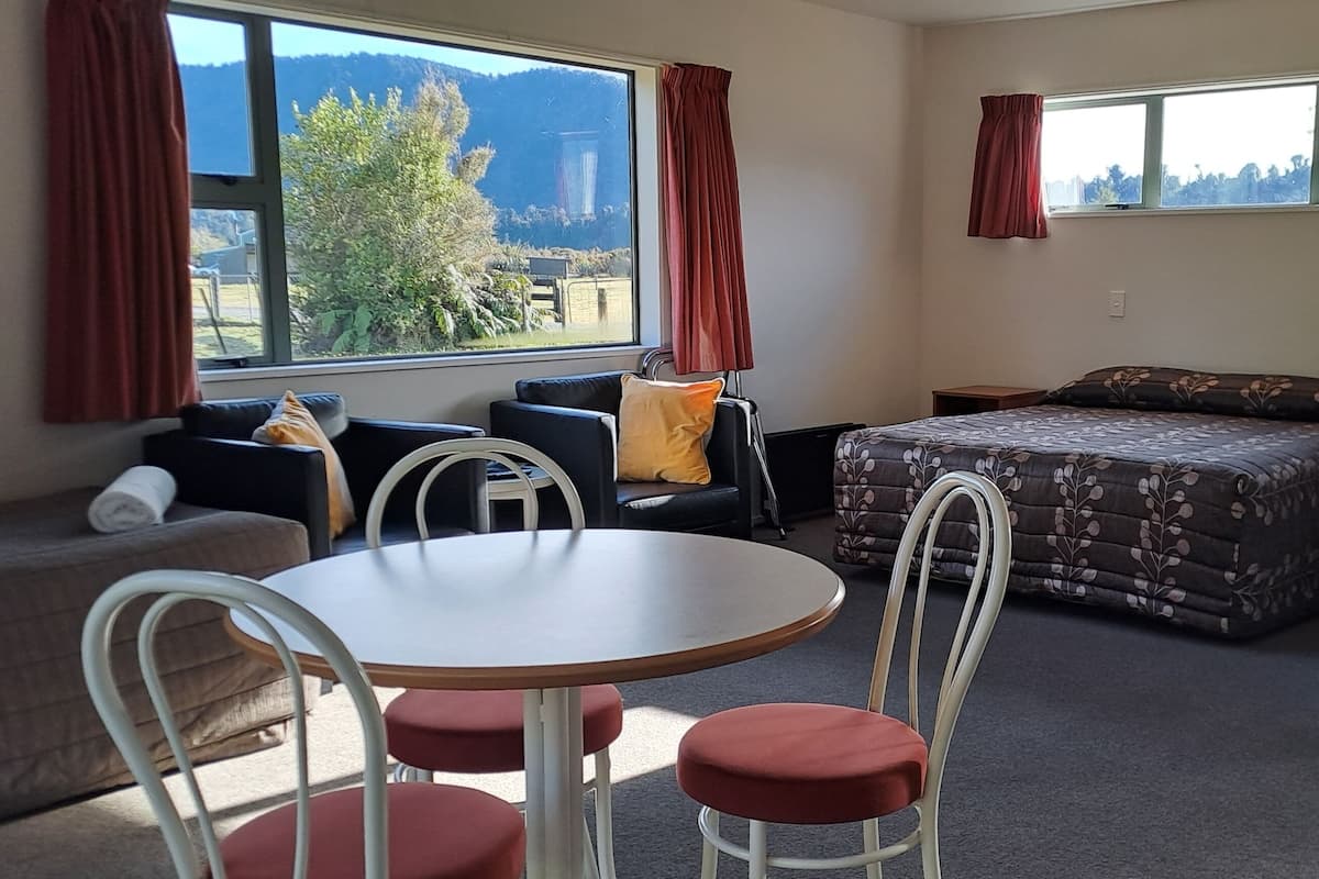 Studio | 1 bedroom, individually furnished, free WiFi, bed sheets