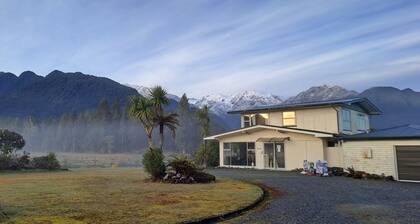 Glacier View Motel