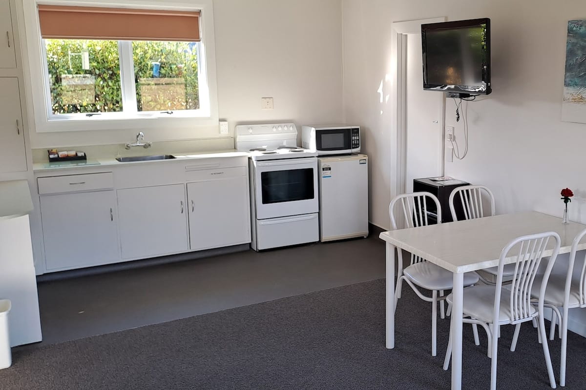 Apartment | Private kitchen | Fridge, microwave, stovetop, electric kettle