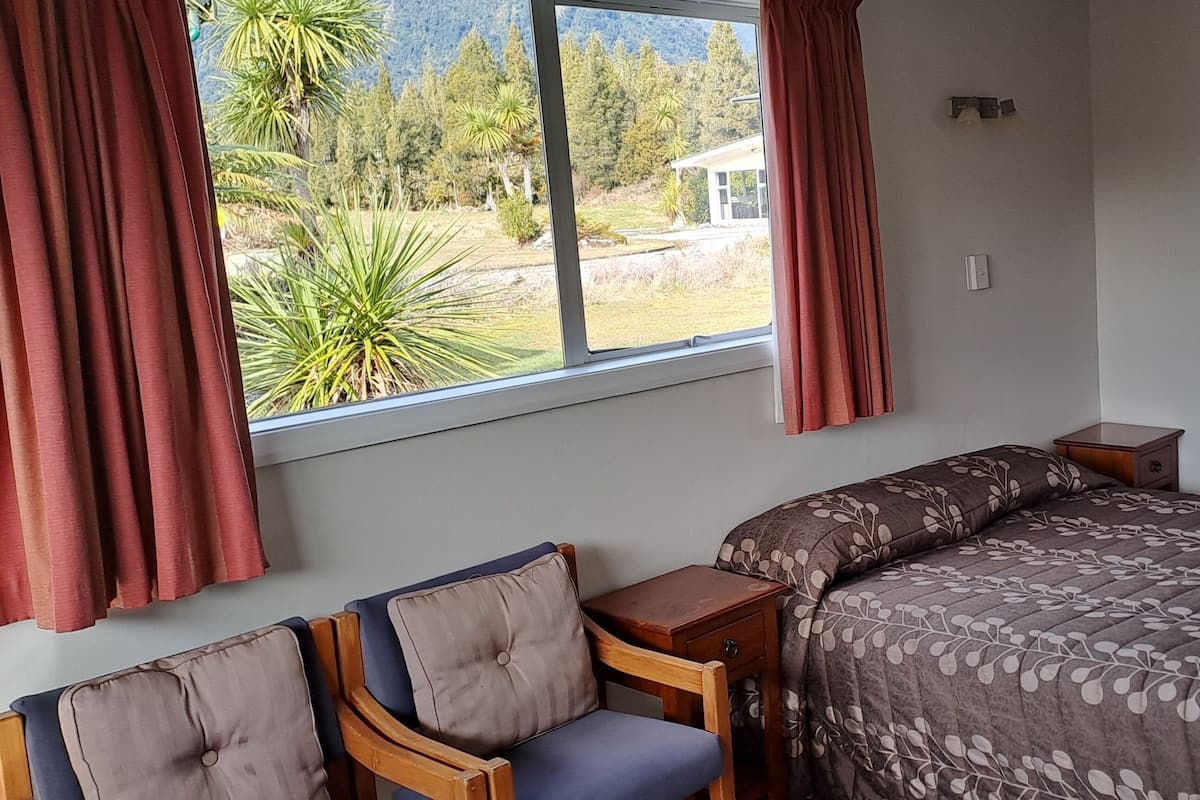 Studio | 1 bedroom, individually furnished, free WiFi, bed sheets