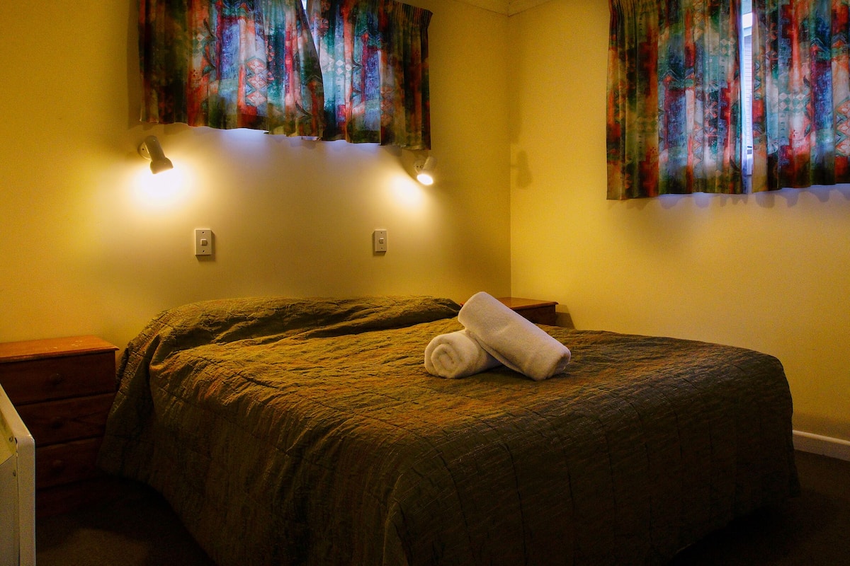 Two Bedroom Chalet | 1 bedroom, desk, free WiFi, bed sheets
