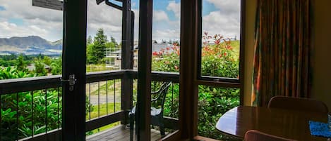 Family Townhome, 2 Bedrooms, Mountain View | Balcony