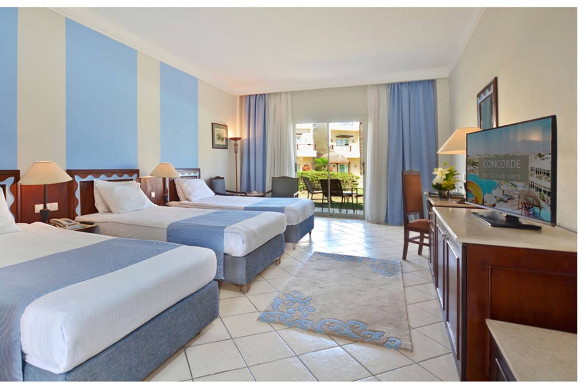Egyptian cotton sheets, in-room safe, desk, soundproofing