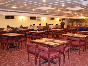 Dining - OYO 8412 Hotel Maharani Prime (Jaipur)