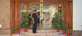 OYO 8412 Hotel Maharani Prime