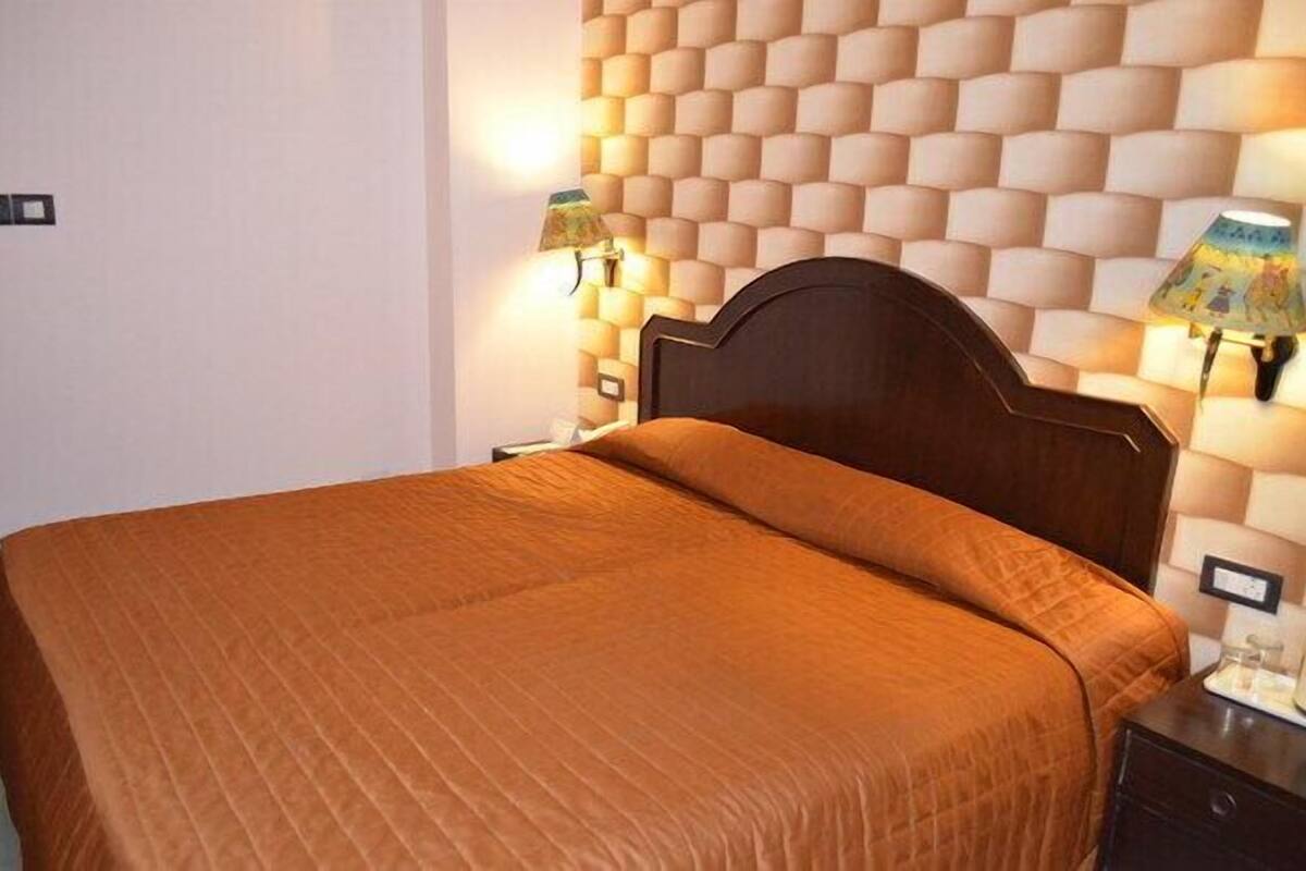 Deluxe Room, 1 King Bed | Free WiFi