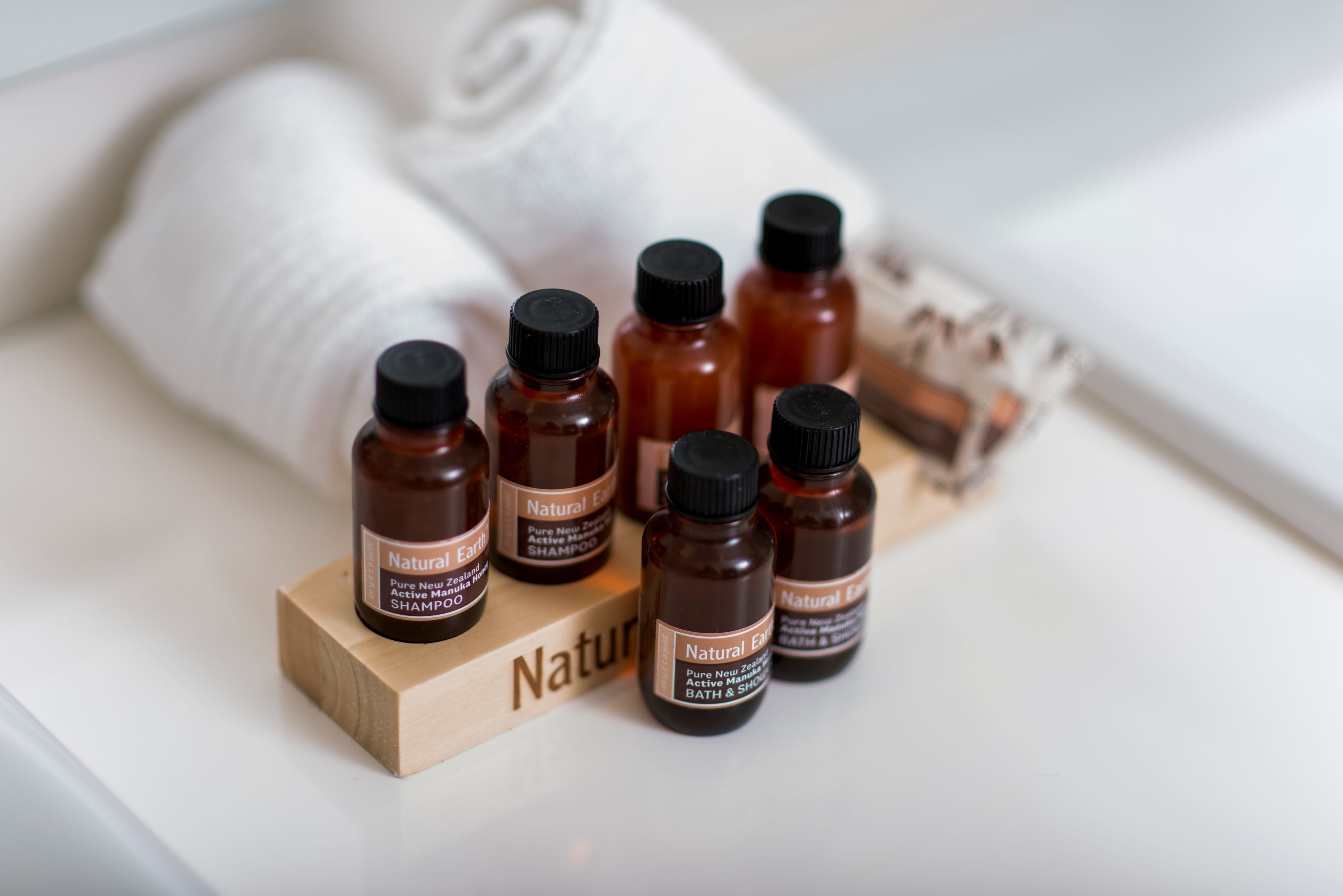 apartment, 2 bedrooms | bathroom amenities | separate bathtub and shower, free toiletries, hair dryer, towels