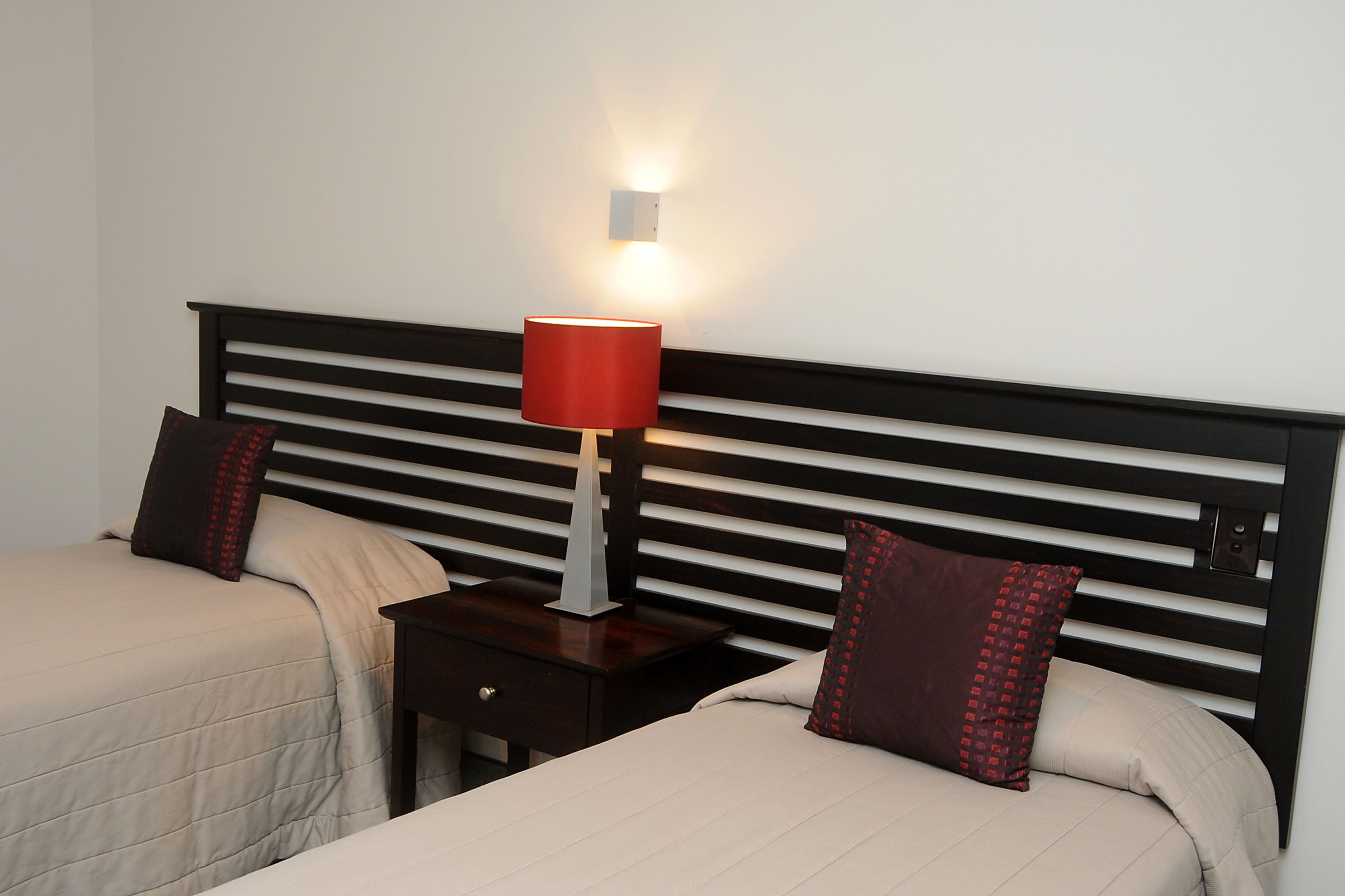 executive suite, river view | premium bedding, pillow-top beds, desk, blackout curtains