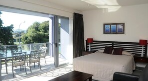 Executive Suite, River View