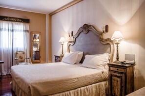 Junior Suite | Desk, blackout curtains, free cots/infant beds, rollaway beds