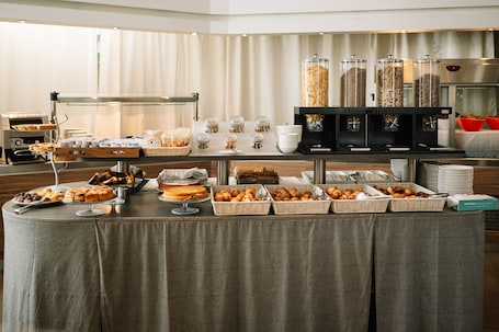 Free daily buffet breakfast. Hotel Cosmopolitan Bologna