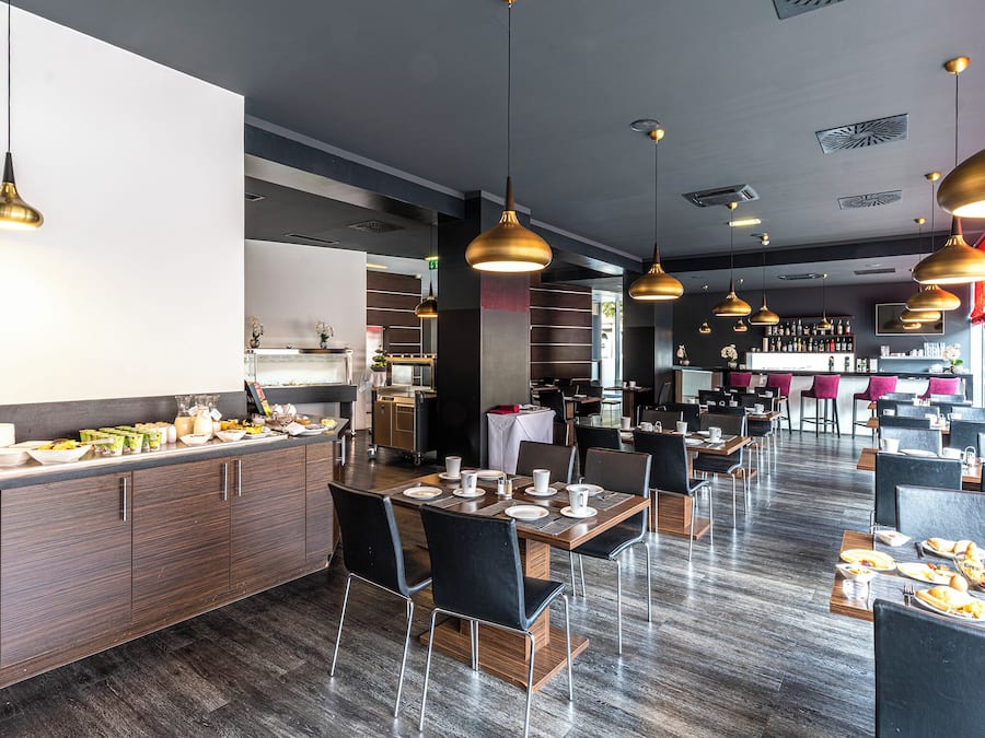 Daily buffet breakfast (EUR 17 per person)