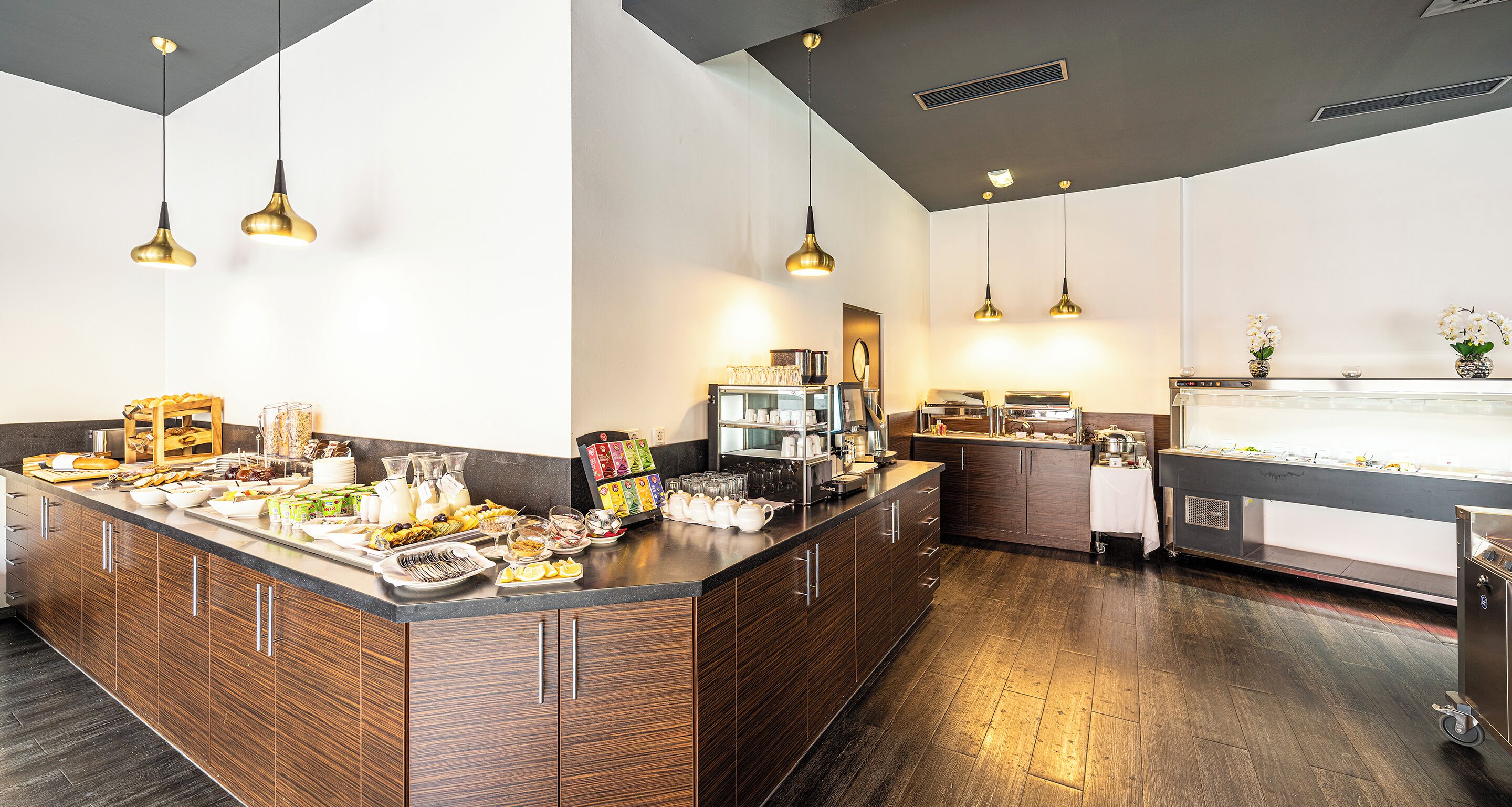 Daily buffet breakfast (EUR 17 per person)