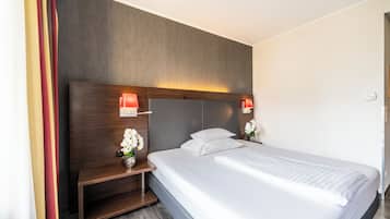 Zimmersafe, Schreibtisch, laptopgeeigneter Arbeitsplatz