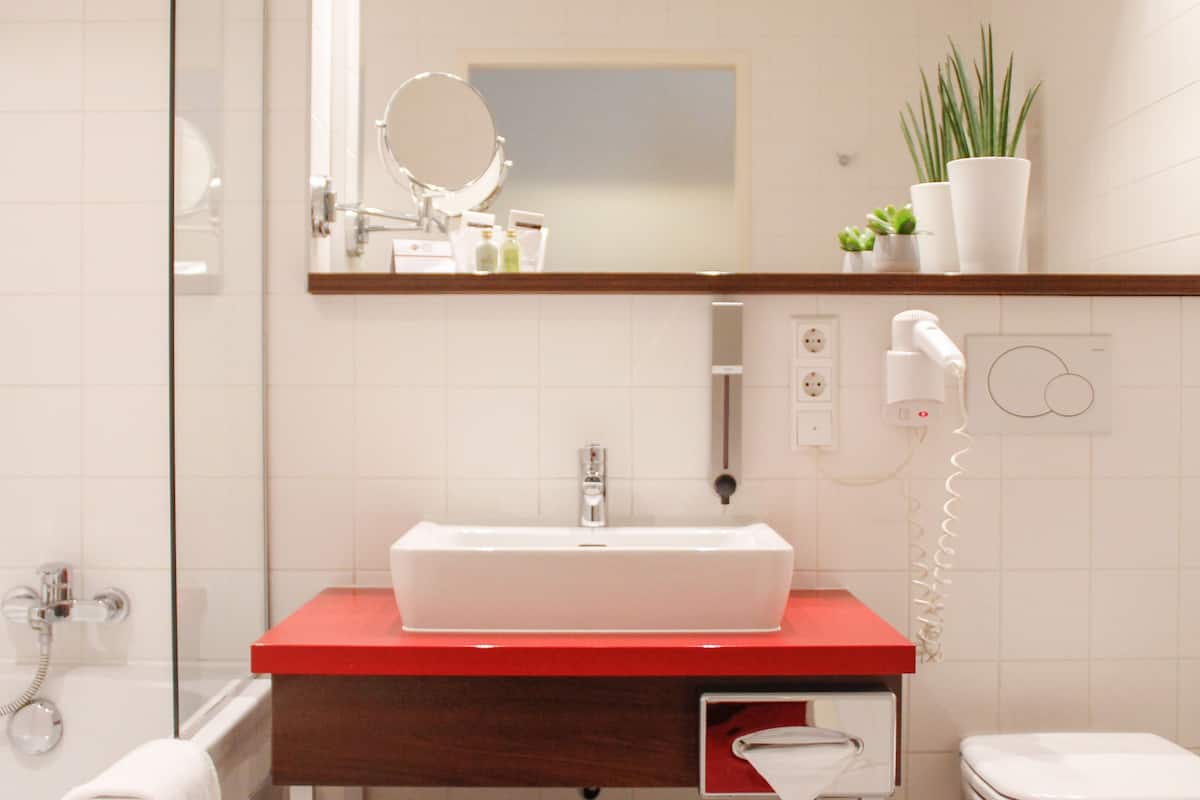 standard room, 2 single beds | bathroom | bathtub, deep-soaking bathtub, slippers, towels