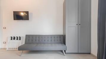 Hypo-allergenic bedding, down duvets, Select Comfort beds, minibar