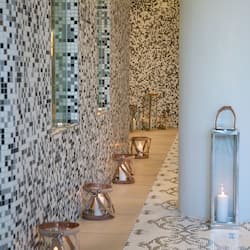 Couples treatment rooms, body treatments, body wraps, body scrubs