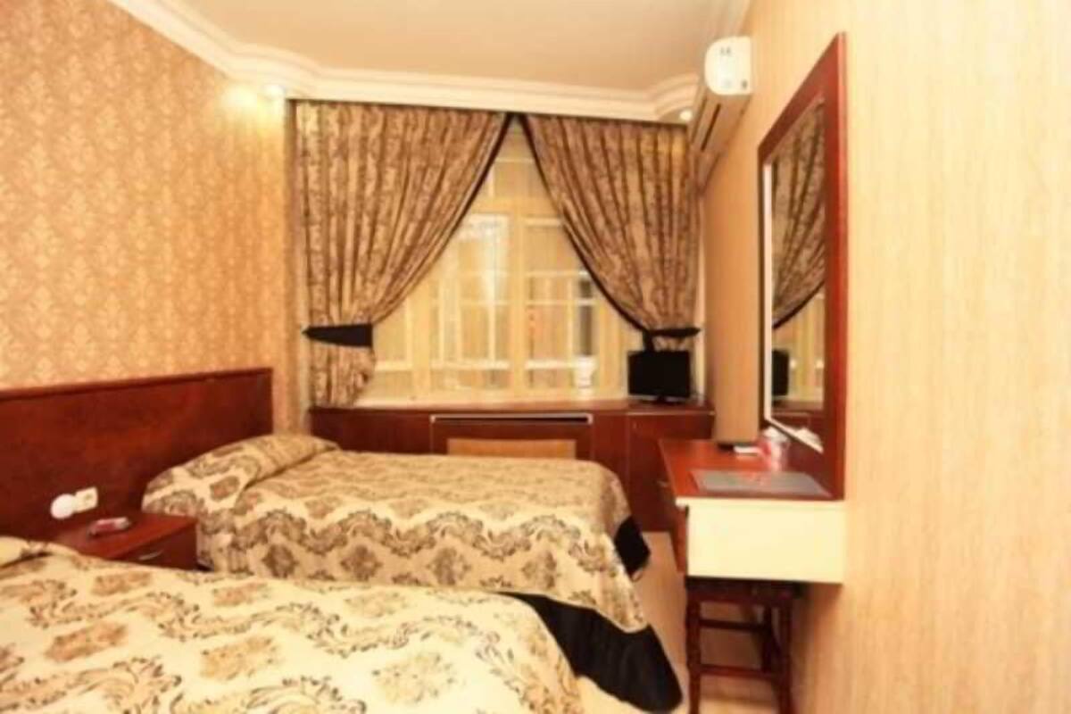 Minibar, desk, soundproofing, WiFi (free)