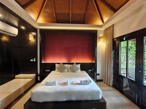 In-room safe, desk, blackout curtains, free WiFi
