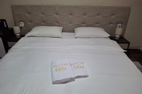 1 bedroom, hypo-allergenic bedding available, pillowtop beds