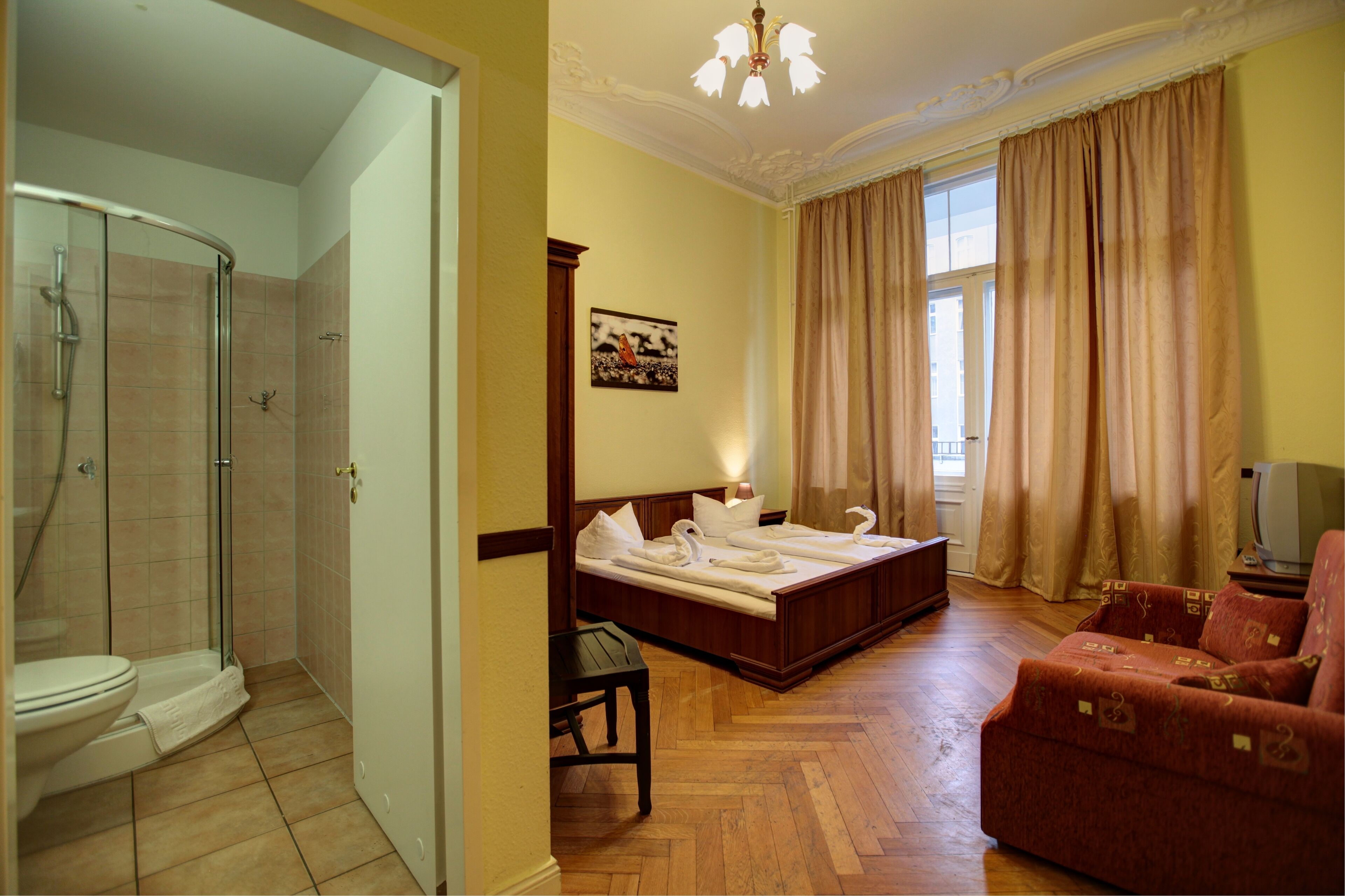 Photo - Hotel Pension Bernstein am Kurfürstendamm