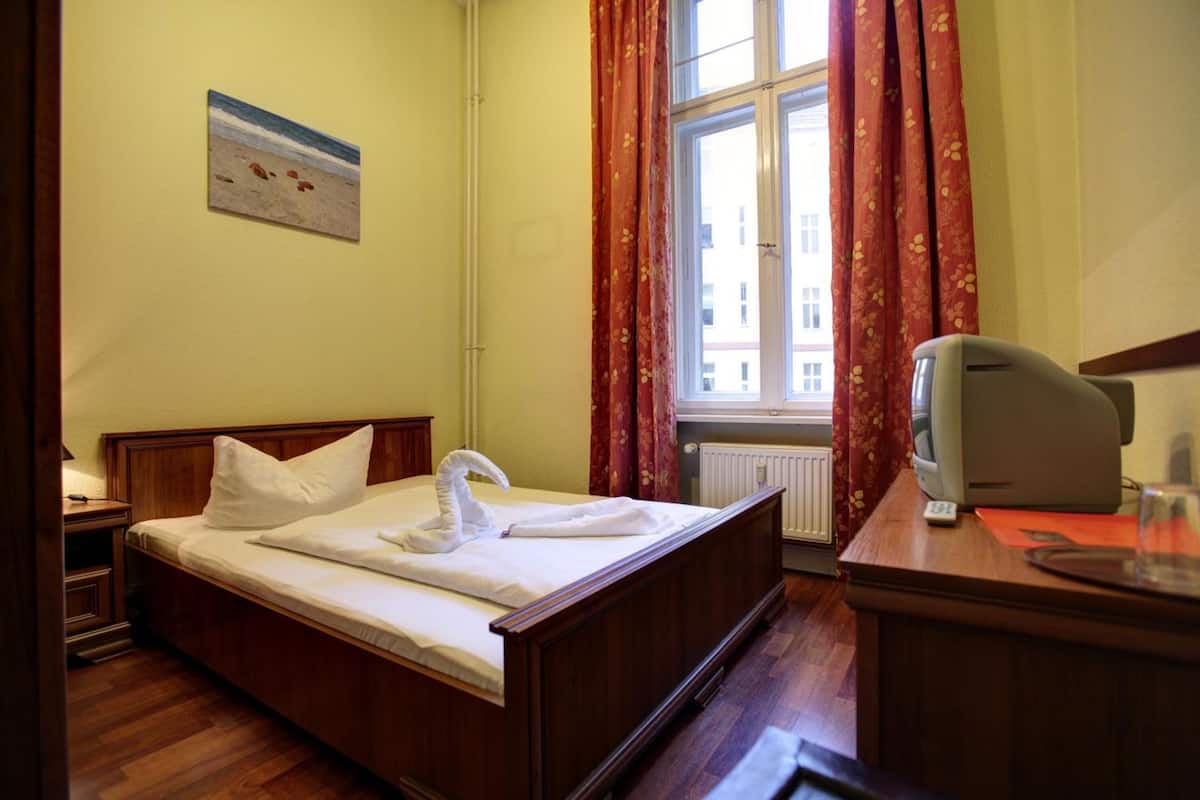 Eenpersoonskamer | Een kluis op de kamer, gratis babybedden, gratis wifi, beddengoed