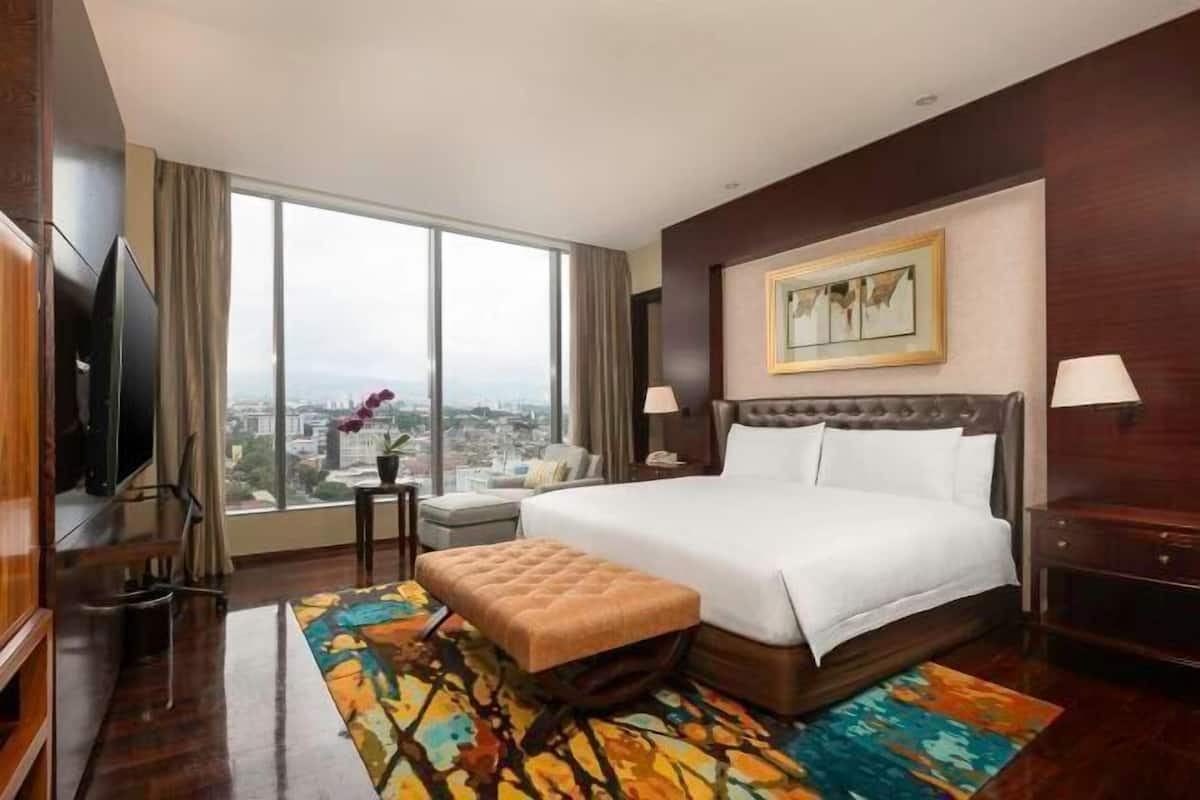 Select Comfort-madrasser, minibar och värdeförvaringsskåp på rummet