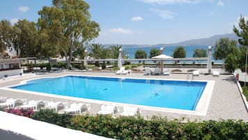 Alberca al aire libre por temporada