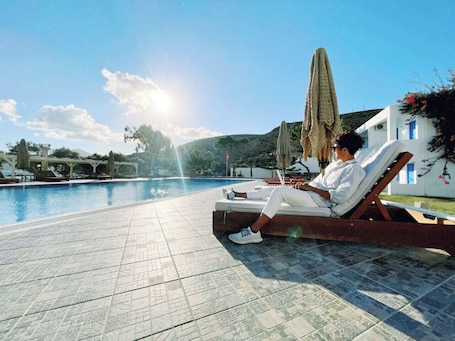 Seasonal outdoor pool. Lagada Beach Hotel