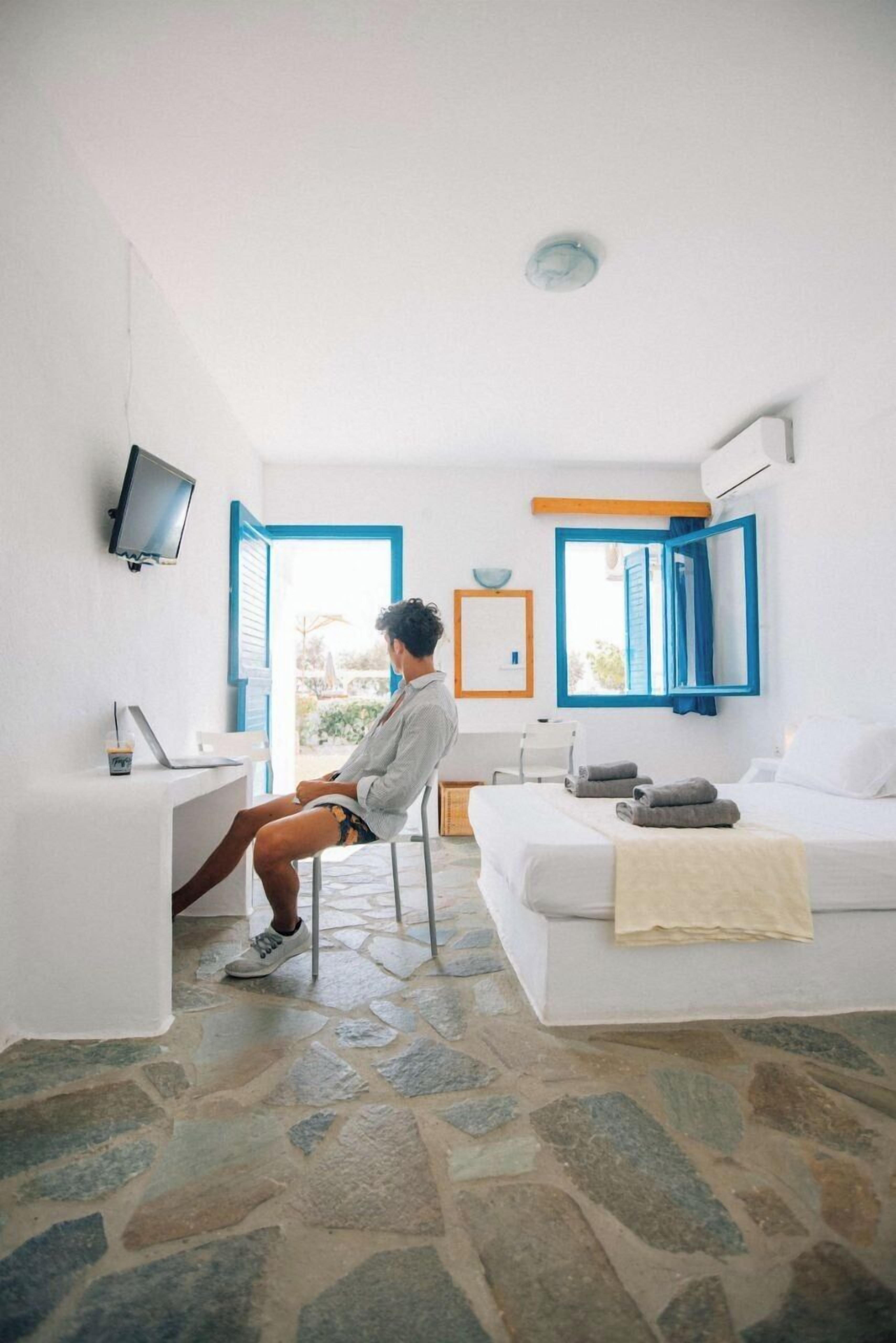 Traditional Double Room, Sea View | Blackout curtains, free WiFi, bed sheets, alarm clocks