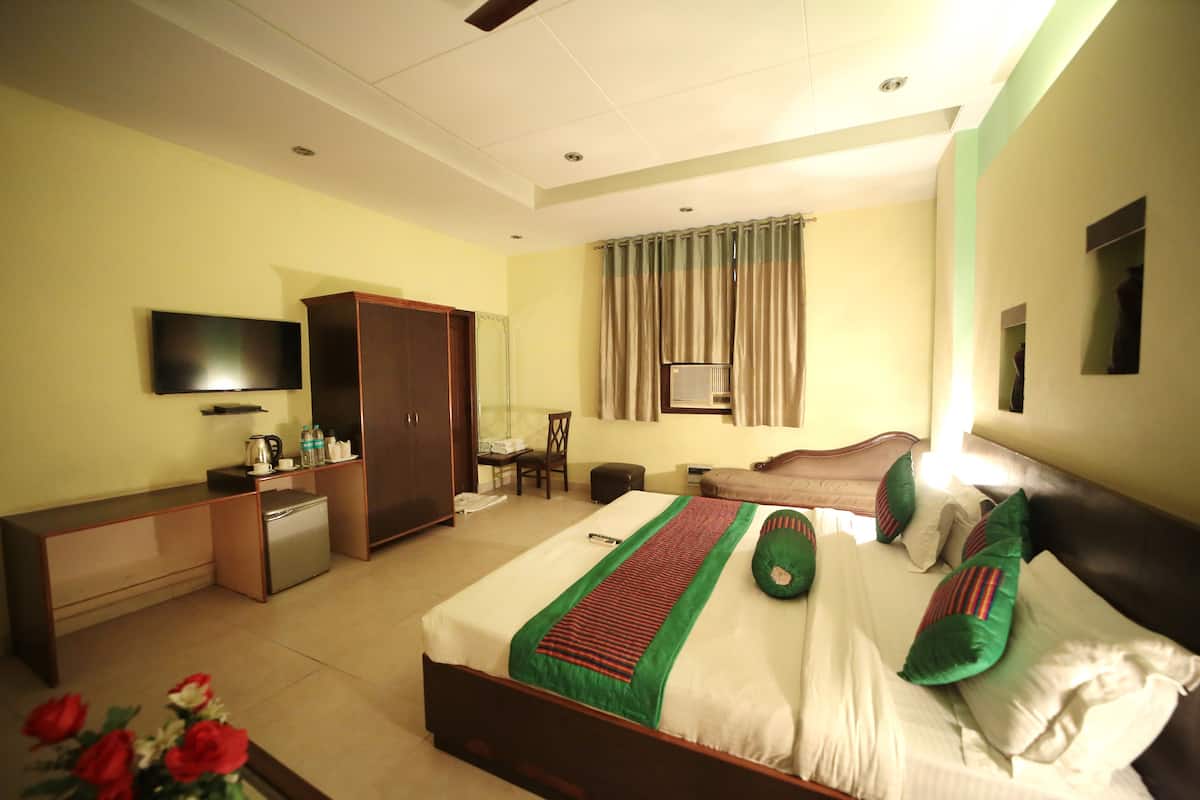 In-room safe, soundproofing, rollaway beds, free WiFi