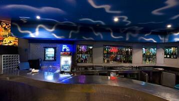2 bar/lounge