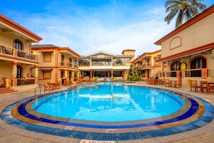 Super Deluxe Room with Pool View | Terrace/patio