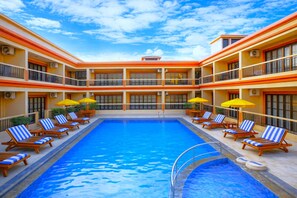 Executive Deluxe (Pool view) | Egyptian cotton sheets, premium bedding, minibar, in-room safe - Resort Terra Paraiso (Calangute)