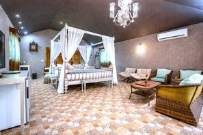 Arabian Sea view Suite on the Beach | Lakens van Egyptisch katoen, luxe beddengoed, een minibar