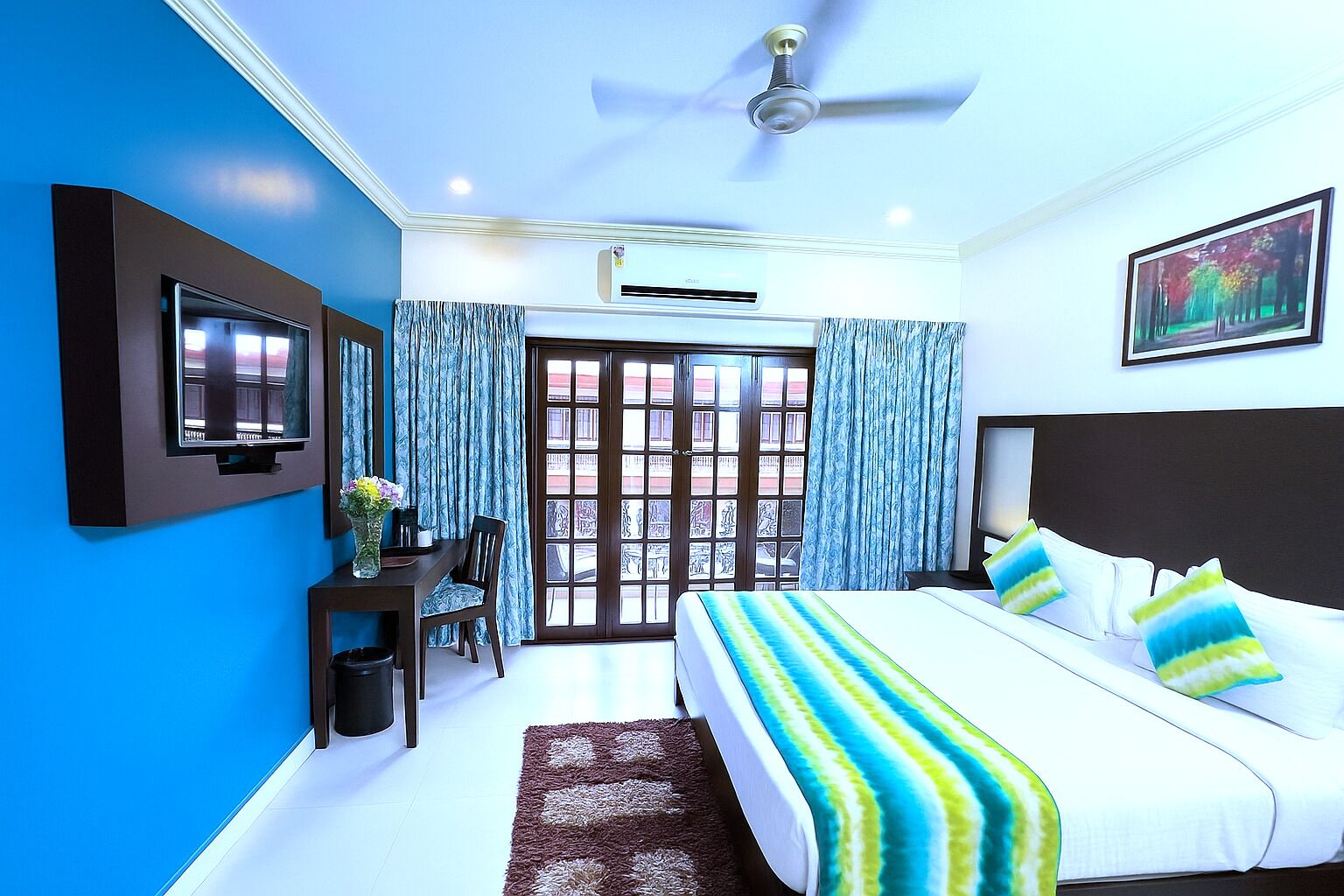 Executive Deluxe (Pool view) | Egyptian cotton sheets, premium bedding, minibar, in-room safe