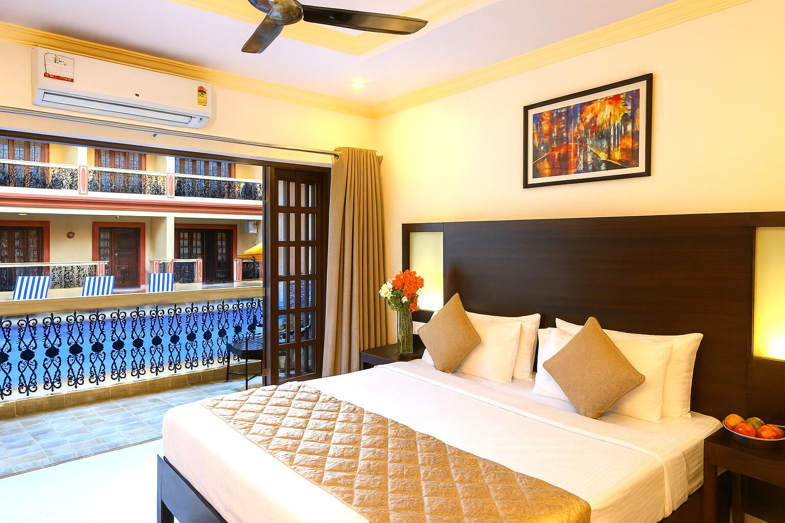 Executive Deluxe (Pool view) | Egyptian cotton sheets, premium bedding, minibar, in-room safe