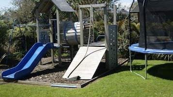Área de juegos infantiles al aire libre
