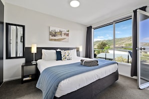 Studio, Balcony | Free WiFi, bed sheets - Central Gateway Motel (Cromwell)