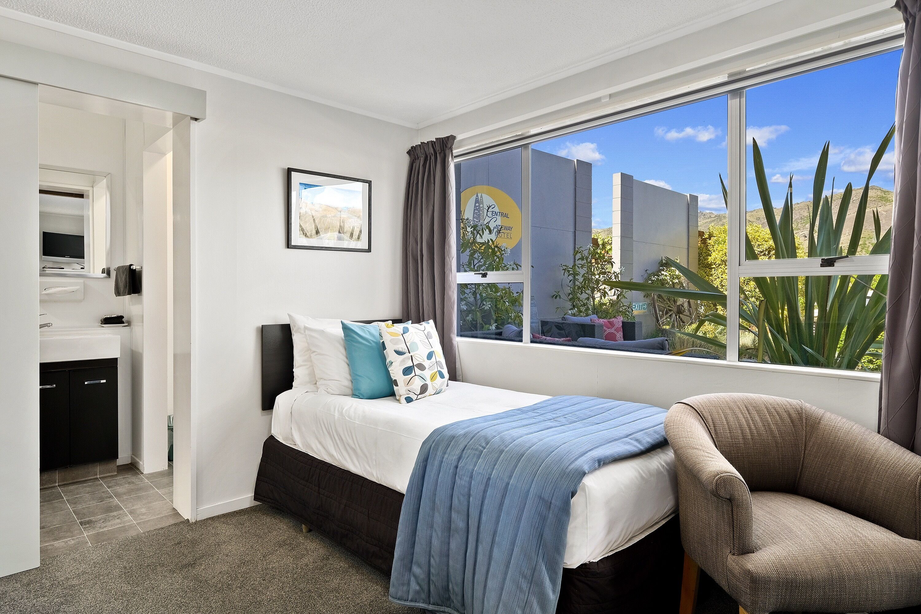 Studio | Free WiFi, bed sheets