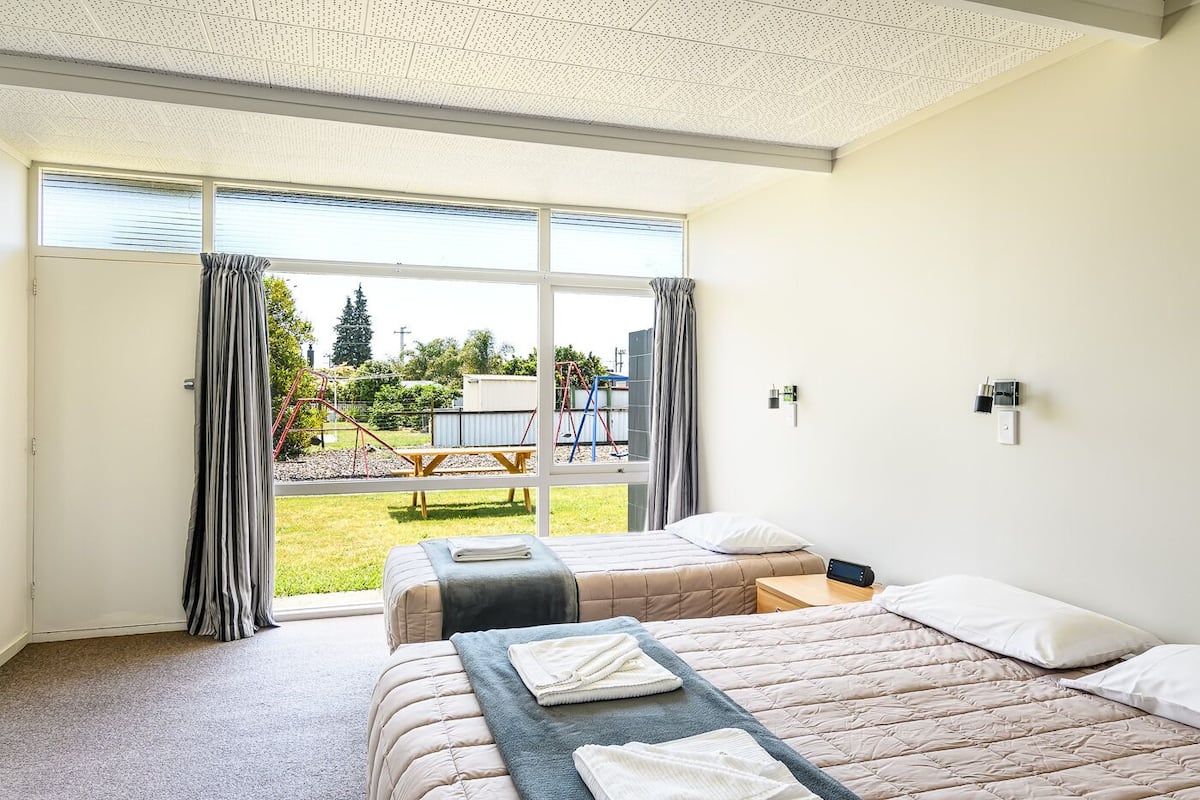 Large 1 Bedroom | 2 bedrooms, iron/ironing board, free WiFi