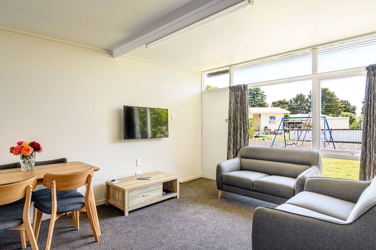 2 Bedrooms Unit