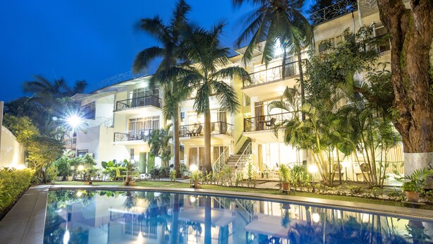 حمّام سباحة خارجي