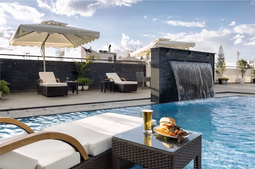 The Grand Magrath Hotel