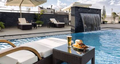 The Grand Magrath Hotel