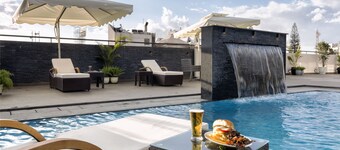 The Grand Magrath Hotel