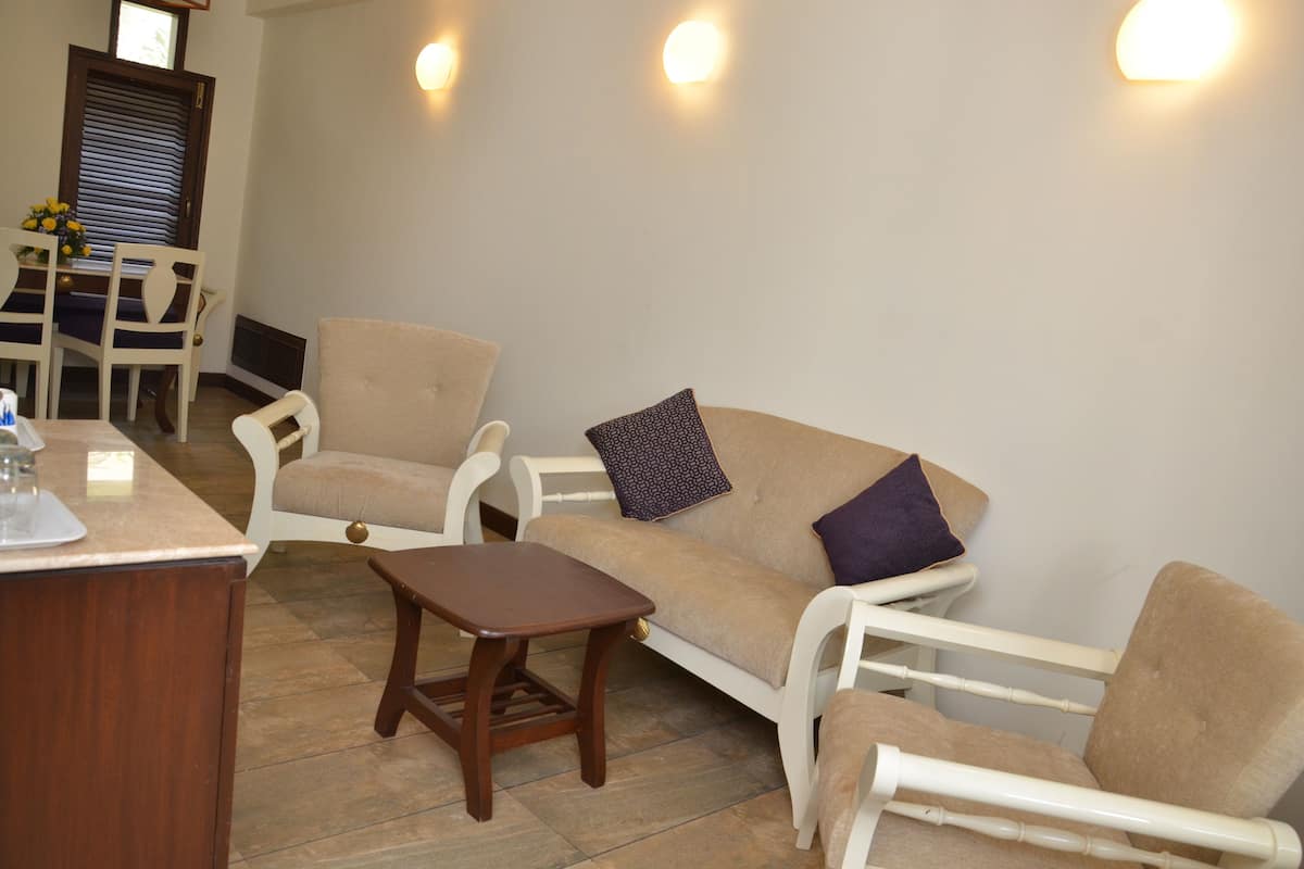 suite | 1 bedroom, premium bedding, memory-foam beds, minibar