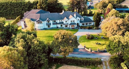 Loch Lein Country House