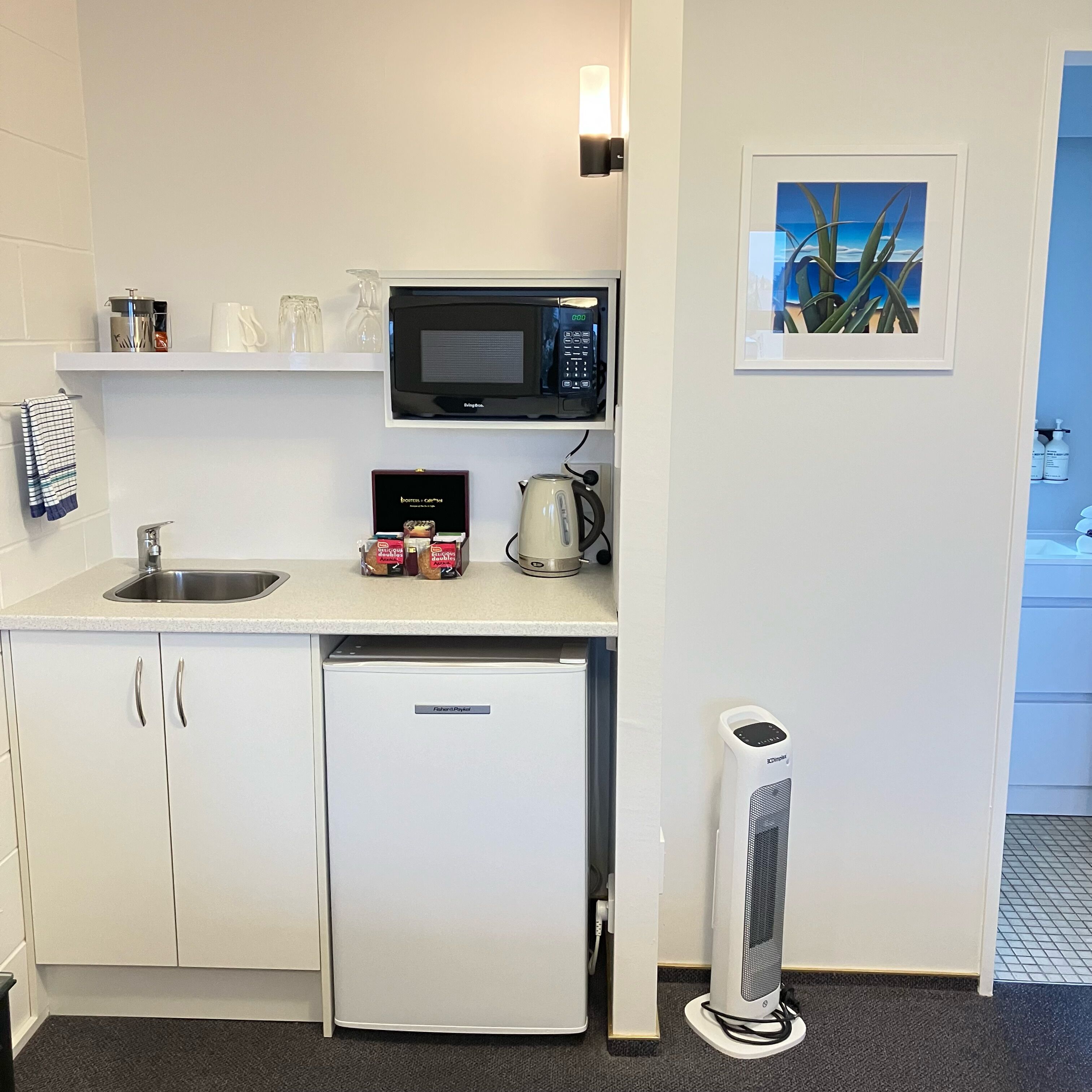 Studio, 1 Queen Bed | Premium bedding, pillow-top beds, in-room safe, individually decorated