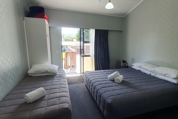 Studio with Mountain View - Prepaid | Iron/ironing board, free WiFi, bed sheets